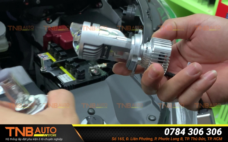 Thay bóng led cho xe Vios tăng sáng, chuẩn zin 7 Thay bóng led Toyota Vios giúp chủ xe nâng cấp hệ thống chiếu sáng nhanh chóng, chuẩn zin