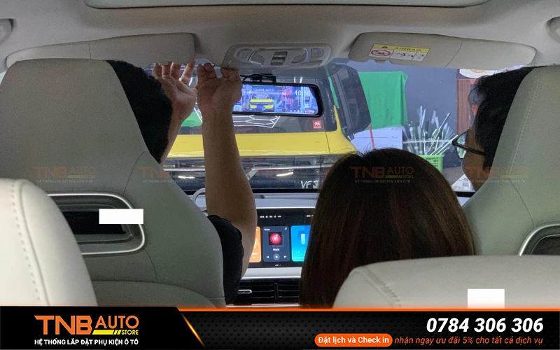 Camera gương điện tử Limo Green trước sau, cảnh báo ADAS 17 TNB Auto Store là đơn vị chuyên cung cấp và lắp đặt các loại camera hành trình chính hãng cho LImo Green