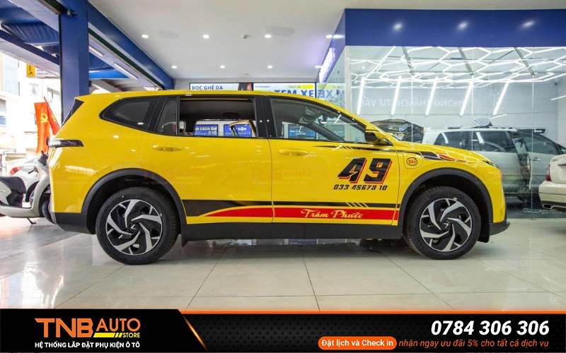 Hệ thống TNB Auto địa chỉ dán decal xe Limo Green thiết kế theo yêu cầu tại TP.HCM