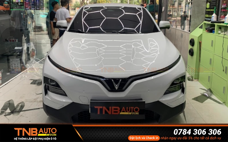 Ngả ghế Vinfast VF6, băng sau rộng, thoải mái hơn 17 Hệ thống lắp đặt phụ kiện TNB Auto Store là đơn vị ngả ghế VF6 uy tín và đáng tin cậy tại khu vực TP. HCM