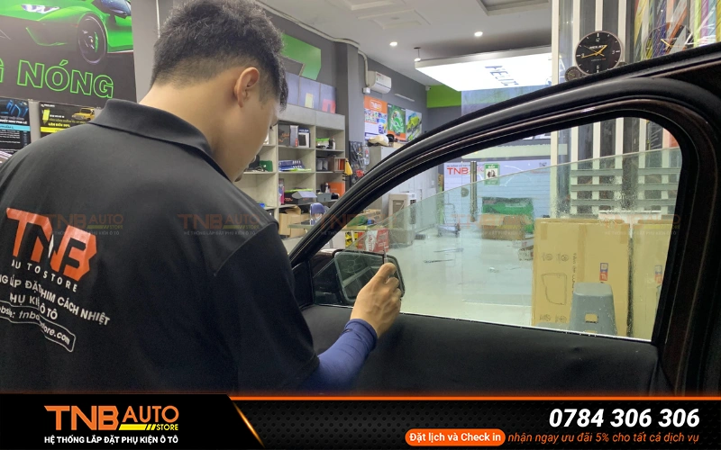 TNB Auto Store - Đơn vị thi công dán phim cách nhiệt Mercedes GLA 250 uy tín và chất lượng tại khu vực TP. HCM