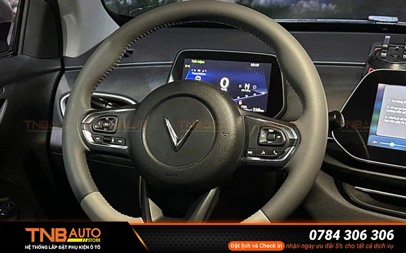 Bọc vô lăng Vinfast VF5 thể thao, chống bám bẩn 11 Quy trình bọc vô lăng VF5 tại TNB Auto