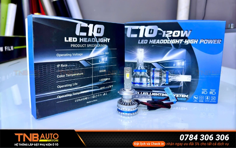 Bóng LED Sanvi C10 nổi bật nhờ khả năng tăng sáng mạnh mẽ, cắm giắc 100% dễ dàng lắp đặt và tương thích với nhiều dòng xe