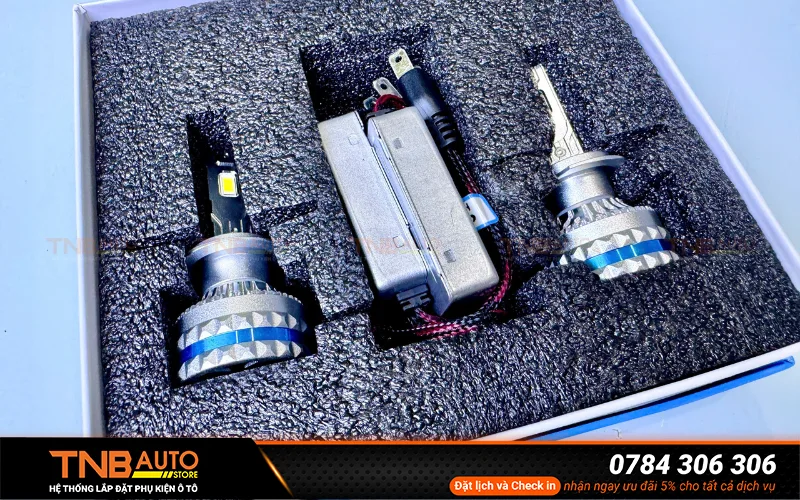 Bóng LED Sanvi C10 lắp cho các dòng xe sử dụng đèn pha chân H7