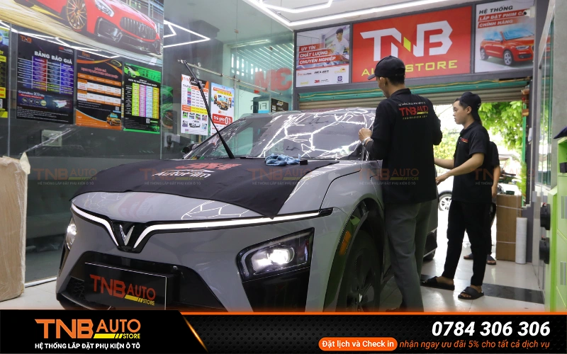 Kinh nghiệm chọn dán phim cách nhiệt 3M chính hãng cho xe Vinfast VF7 