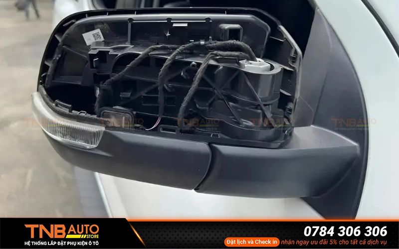 Độ gập gương điện Vinfast Minio Green lắp zin theo xe 11 Bộ gập gương điện Vinfast Minio Green được phát triển theo tiêu chuẩn xương gương nguyên bản của xe