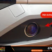 Dưỡng đèn gầm ô tô giúp định hình hốc đèn, hỗ trợ cố định đèn mới vào đúng vị trí dù form đèn không trùng khớp với nguyên bản