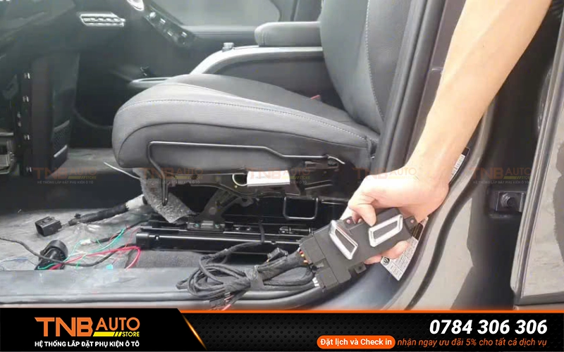 Ghế chỉnh điện Vinfast VF6 6 hướng linh hoạt 12 Quy trình lắp ghế chỉnh điện VF6 tại TNB Auto