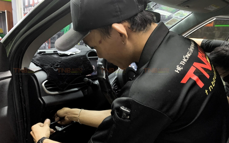 Hệ thống TNB Auto trở thành nhà phân phối MCD91 10 TNB Auto sở hữu đội ngũ kỹ thuật viên tay nghề cao, am hiểu về hệ thống điện của xe Vinfast