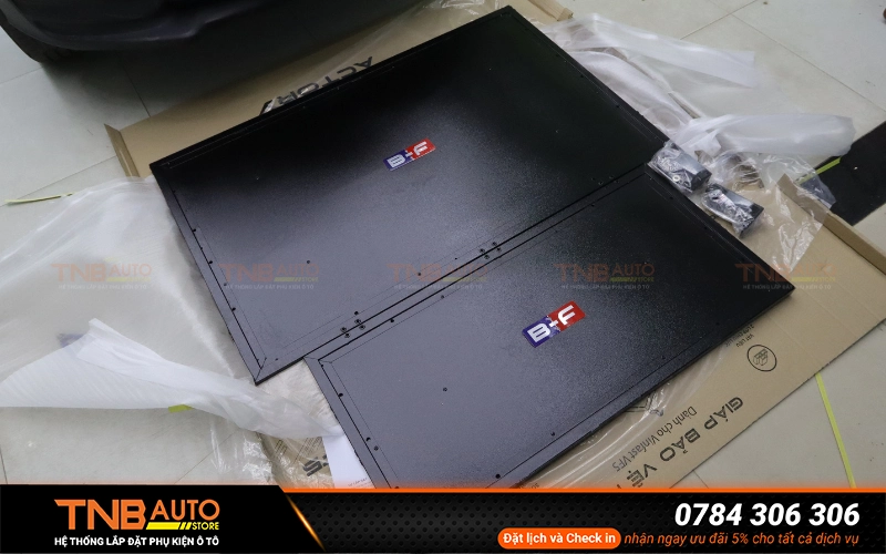 Đặc điểm kỹ thuật nổi bật tấm bảo vệ pin B‑Factory khung sắt mạ kẽm chống rỉ kết hợp nhôm hộp