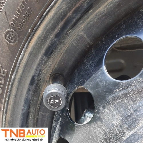 Lắp cảm biến áp suất lốp Vinfast Limo Green an tâm di chuyển 5