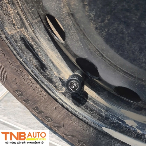 Lắp cảm biến áp suất lốp Vinfast Limo Green an tâm di chuyển 6