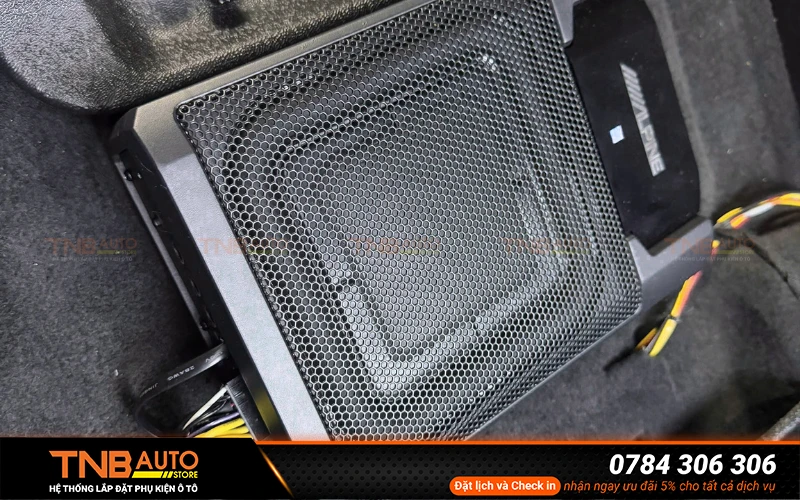 Loa sub điện Vinfast Limo Green nâng cấp chất lượng âm thanh đơn giản không ảnh hưởng đến hệ thống zin