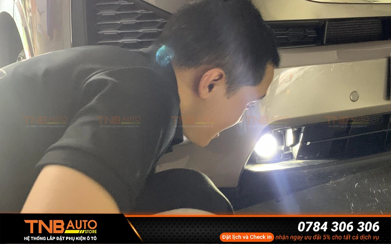 Lắp thêm bi gầm Mazda 6 tăng sáng, lắp đặt chuẩn zin theo xe 15 Quy trình lắp đèn bi gầm Mazda 6 đúng chuẩn kỹ thuật tại TNB Auto