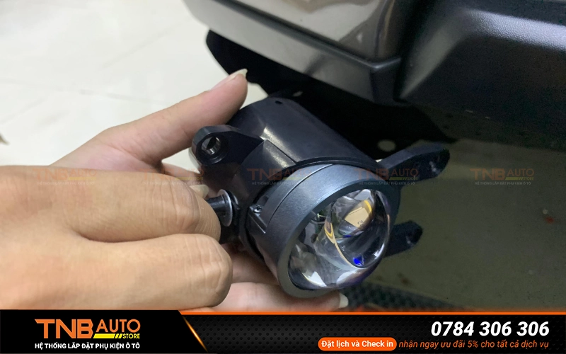 Lắp thêm bi gầm Mazda 6 tăng sáng, lắp đặt chuẩn zin theo xe 17 Một số vấn đề cần chú ý để lắp đèn bi gầm Mazda 6 an toàn, đảm bảo chuẩn zin