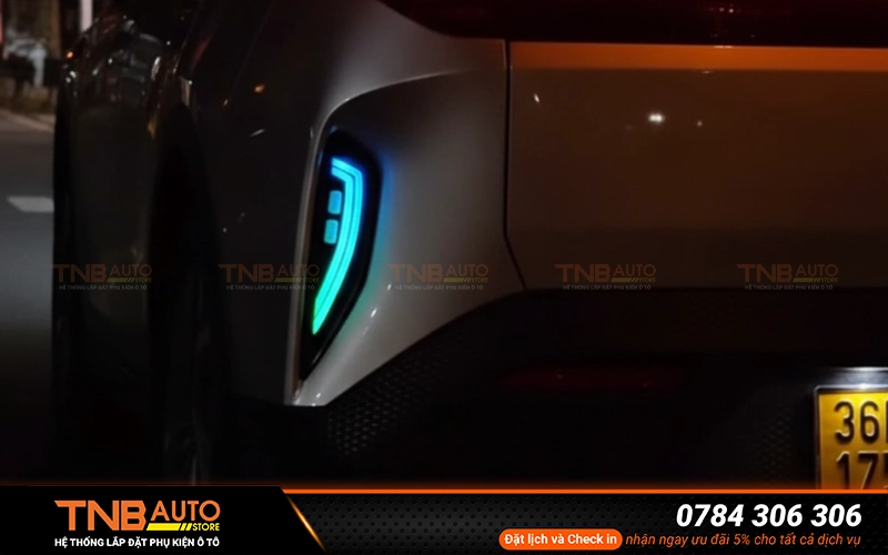 Led cản sau Vinfast Limo Green hiệu ứng đẹp - Lắp zin theo xe 17 Led cản sau VinFast Limo Green lắp zin 100% có hiệu ứng chào mừng, demi dịu nhẹ, đèn phanh sáng rõ, xi-nhan tuần tự hiện đại và đèn lùi sắc nét điều chỉnh dễ dàng qua app