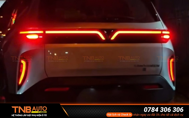 Led cản sau Vinfast Limo Green hiệu ứng đẹp - Lắp zin theo xe 19 Quy trình lắp led cản sau cho xe Limo Green tại Hệ thống TNB Auto