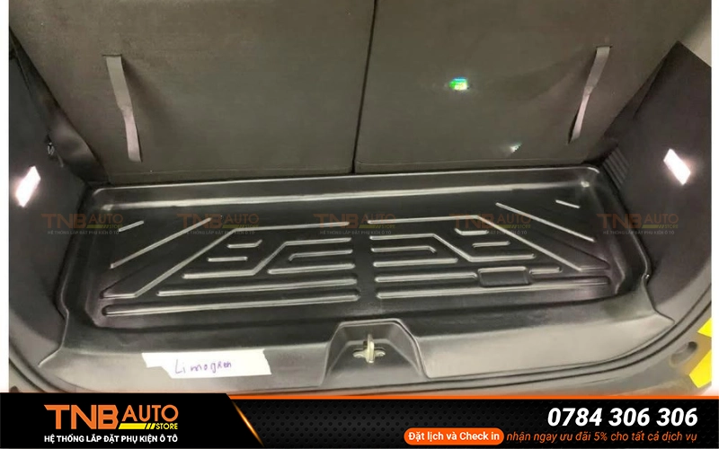 Quy trình lắp thảm lót cốp sau VinFast Limo Green