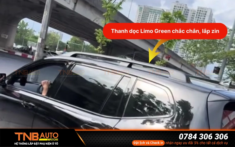 Thanh dọc Limo Green là một bộ phận phụ kiện dạng thanh dài được lắp song song hai bên nóc xe, kéo dài từ phần đầu đến đuôi xe