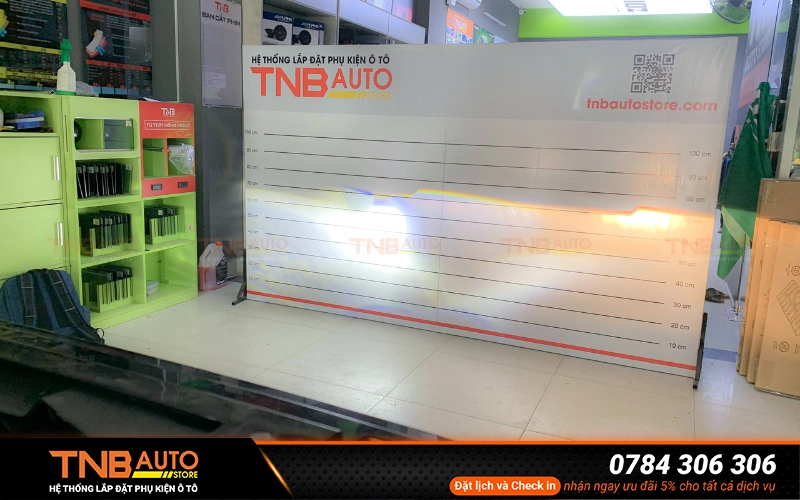 Thay bóng led VinFast EC Van tăng sáng, chuẩn zin 14 Hệ thống TNB Auto là địa chỉ được nhiều chủ xe tin tưởng nhờ đội ngũ kỹ thuật chuyên nghiệp, sản phẩm chính hãng và quy trình lắp đặt chuẩn xác