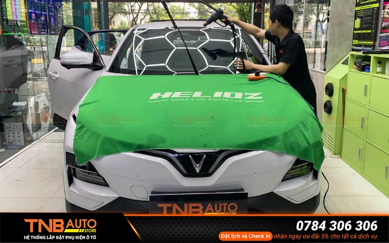 Hệ thống lắp đặt phụ kiện TNB Auto Store là địa chỉ thay bóng led Vinfast VF6 chuẩn “zin” tại khu vực TP. HCM được nhiều chủ xe VF6 tin tưởng lựa chọn