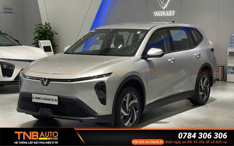 VinFast Limo Green vẫn tồn tại một điểm hạn chế lớn: không gian chứa đồ chưa thực sự tối ưu