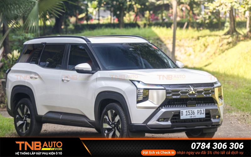 Dán PPF nội thất xe Mitsubishi Destinator là giải pháp phủ lớp phim bảo vệ trực tiếp lên bề mặt các chi tiết hạn chế trầy xước, giữ bề mặt luôn sạch đẹp và tăng độ bóng sâu