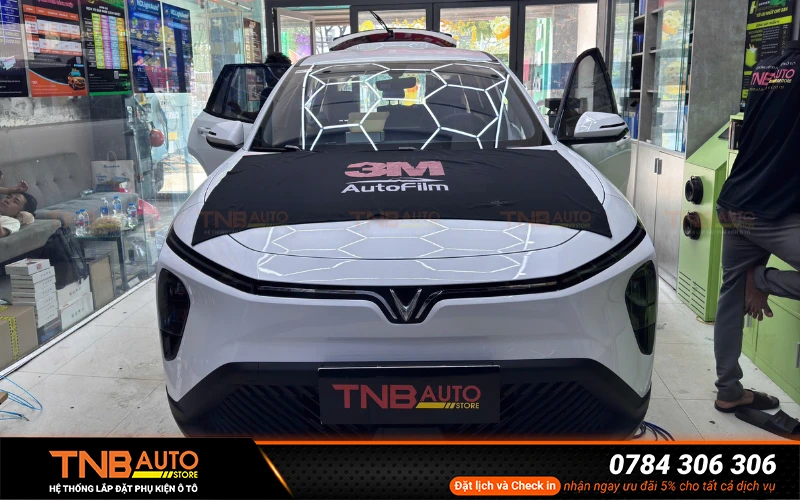 TNB Auto - Đại lý chính hãng dán phim cách nhiệt phim cách nhiệt 3M Crystalline BLK tại Tp. HCM
