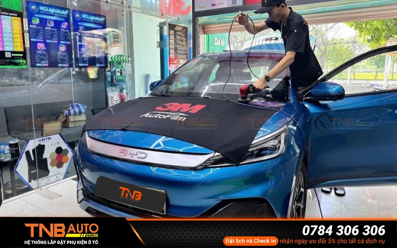 Dán phim cách nhiệt BYD Atto 3 giúp giảm nhiệt độ, bảo vệ nội thất và tối ưu hiệu quả sử dụng xe điện