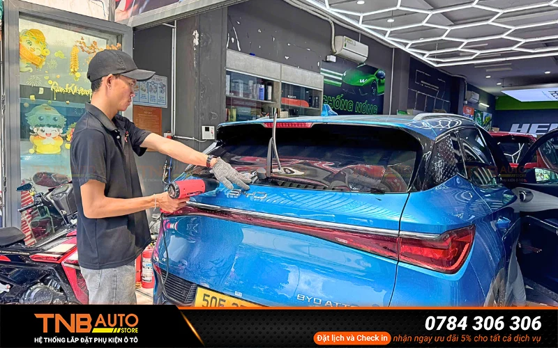 Dán phim cách nhiệt BYD Atto 3 giúp giảm 30 – 50% độ chói từ ánh nắng và đèn xe đối diện