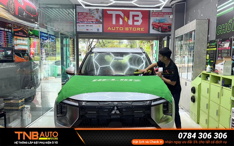 Dán phim cách nhiệt Mitsubishi Destinator chính hãng 1 Dán phim cách nhiệt Mitsubishi Destinator phù hợp giúp giảm nhiệt hiệu quả, hạn chế chói lóa, bảo vệ nội thất và duy trì sự thoải mái ổn định trong suốt quá trình sử dụng