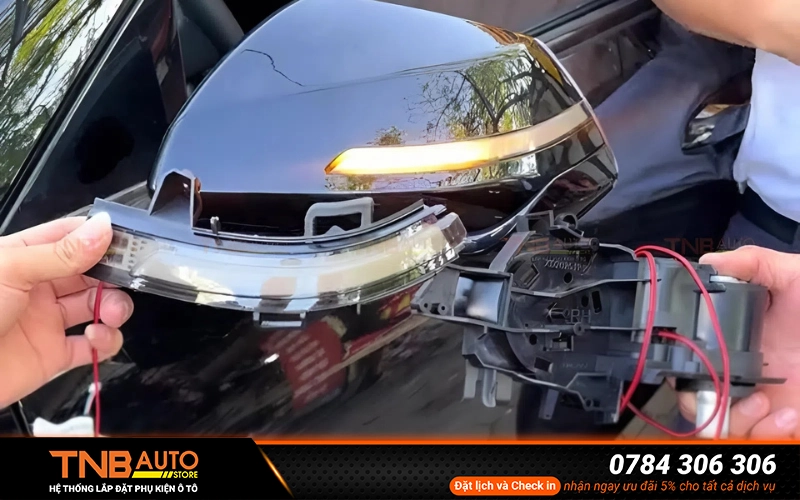 Gập gương điện kèm LED xi nhan THP cho Limo Green 9 Gập gương điện Limo Green Dsmart được trang bị cơ chế lật chống gãy thông minh