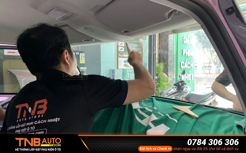 Hệ thống TNB Auto - Đơn vị thi công dán phim cách nhiệt VinFast EC Van giá tốt, chính hãng tại khu vực TP. HCM