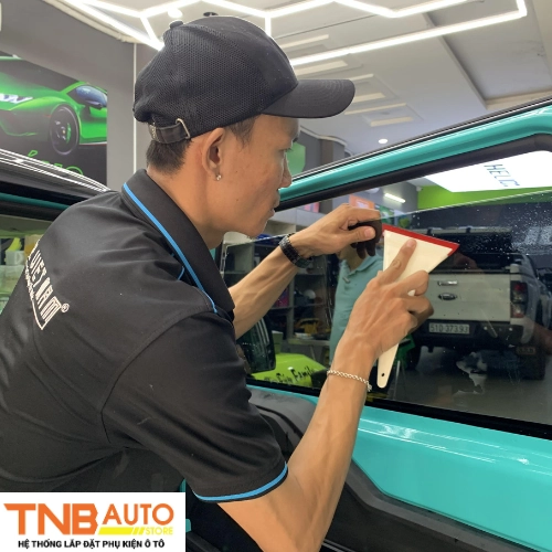 Gói dán phim cách nhiệt VinFast EC Van giá tốt, chính hãng 9