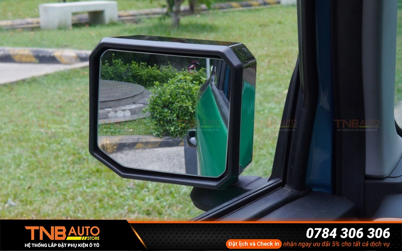 Mặt gương chỉnh điện Huvi VF3 là gương cầu giúp loại bỏ điểm mù, mở rộng góc