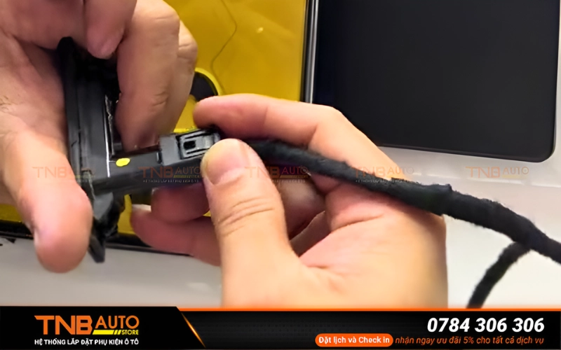 Quy trình kích hoạt led cánh chim Vinfast VF6 tại hệ thống TNB Auto