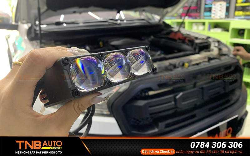 Lắp đèn trợ sáng cho xe có ảnh hưởng đến đăng kiểm không là thắc mắc phổ biến của nhiều chủ xe khi muốn nâng cấp
