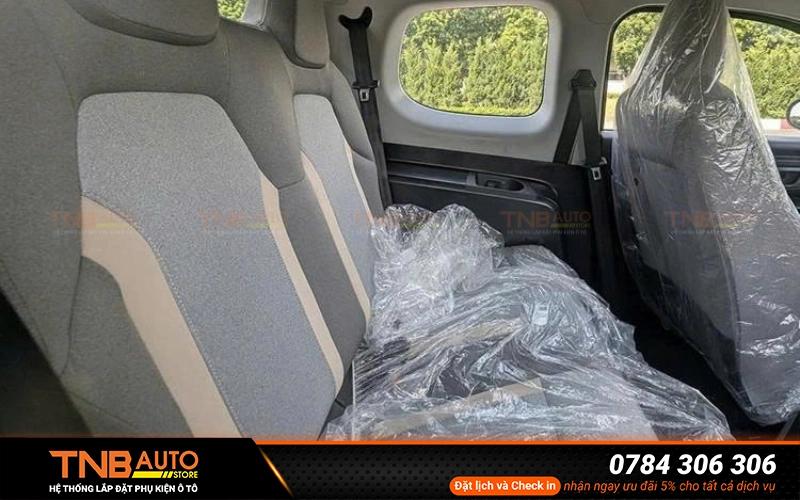 Bọc ghế da xe VinFast Minio Green may chuẩn form xe 4 Ghế nguyên bản trên xe VinFast Minio Green chất liệu nỉ dễ bám bụi, thấm nước và khó vệ sinh nếu bị đổ thức ăn hoặc đồ uống.