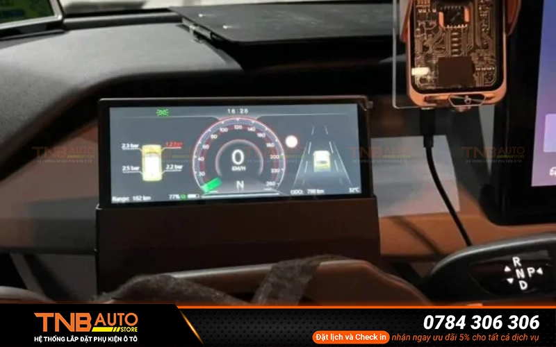 Màn hình sau vô lăng đang là một trong những nâng cấp được nhiều chủ xe VinFast VF3 quan tâm, bởi khả năng hiển thị trực quan các thông tin vận hành