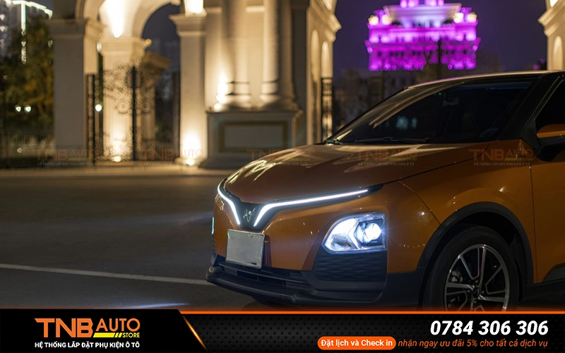 Theo quy định hiện hành xe điện lắp LED cánh chim không bị cấm nhưng có thể bị xử phạt nếu lắp đặt không đúng quy định