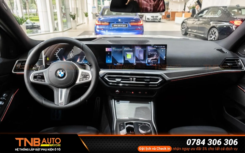 Không gian nội thất BMW 320i sang trọng nhưng trong quá trình sử dụng hằng ngày cũng dễ bị trầy xước, xuống cấp 