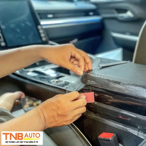Dán PPF nội thất Hyundai Custin 4
