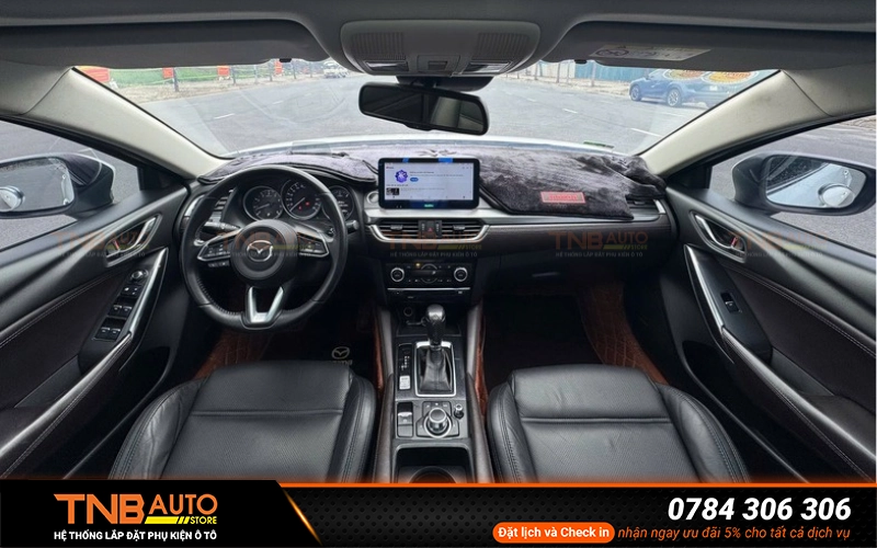 Dán PPF nội thất Mazda 6 chống trầy xước, bạc màu 10 Bề mặt các chi tiết nội thất Mazda 6 dễ trầy xước hay để lại các dấu vân tay trong quá trình sử dụng