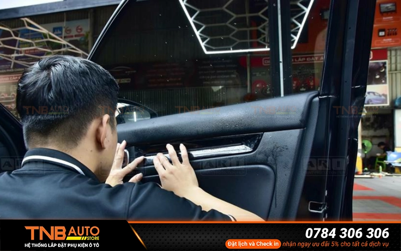  Dán PPF nội thất chính là giải pháp toàn diện để bảo vệ và duy trì giá trị của chiếc xe.