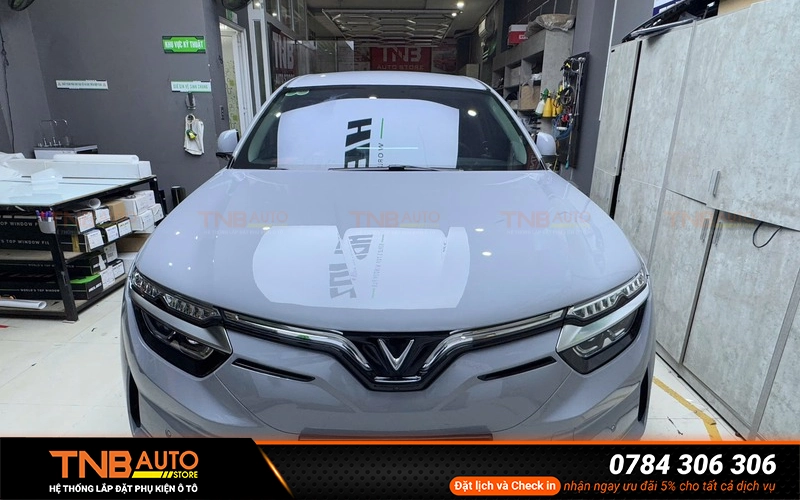 Khi sử dụng phim PPF chất lượng và thi công đúng kỹ thuật việc bong tróc hoặc hư hại lớp sơn zin gần như không xảy ra