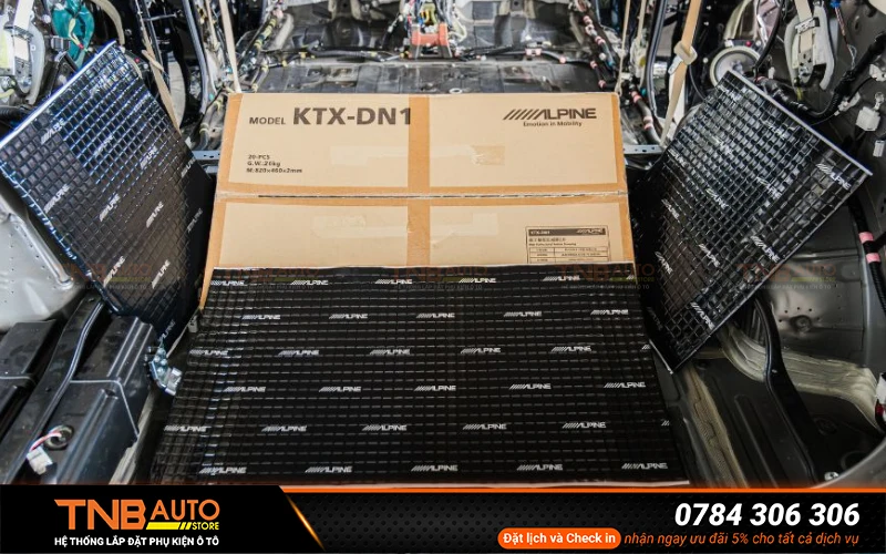 Cách âm chống ồn cho xe ô tô đòi hỏi kiến thức, kinh nghiệm và kỹ thuật chuẩn xác để đạt hiệu quả tối ưu