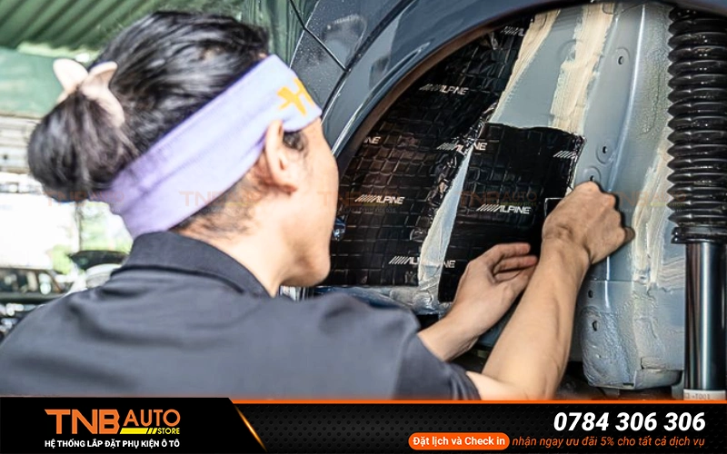 Vật liệu cách âm chính hãng thường có nguồn gốc xuất xứ rõ ràng, thông tin sản phẩm đầy đủ và đặc tính kỹ thuật ổn định