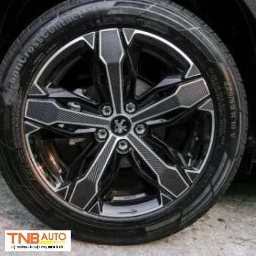 Dán decal mâm xe ô tô – Kinh nghiệm, ưu và nhược điểm 4 Dán decal mâm xe ô tô – Kinh nghiệm, ưu và nhược điểm 12