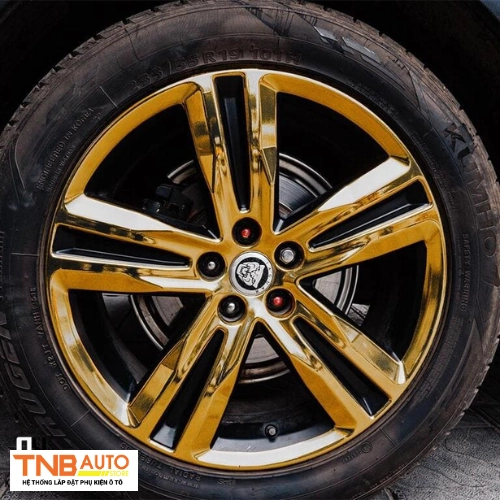 Dán decal mâm xe ô tô – Kinh nghiệm, ưu và nhược điểm 8 Dán decal mâm xe ô tô – Kinh nghiệm, ưu và nhược điểm 7