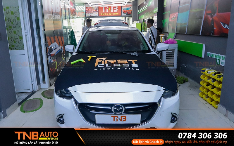 Tại cửa hàng TNB Auto mang đến 2 gói phim Firstclass là Gói Cao cấp Super Ceramic và Gói Siêu cấp Firstclass